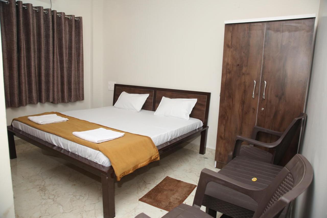 Hotel Madhusudan Executive Colhapur Exterior foto
