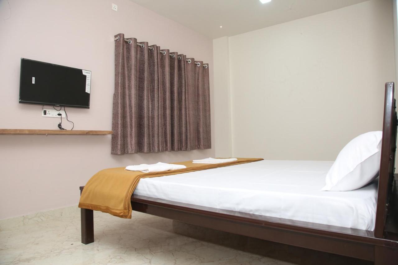 Hotel Madhusudan Executive Colhapur Exterior foto